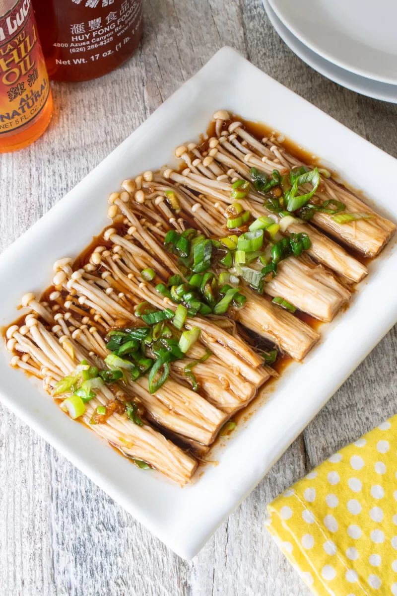 Funghi enoki fresco