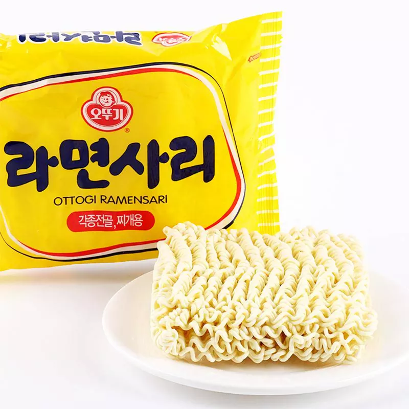 Ottogi sari ramen senza condimenti