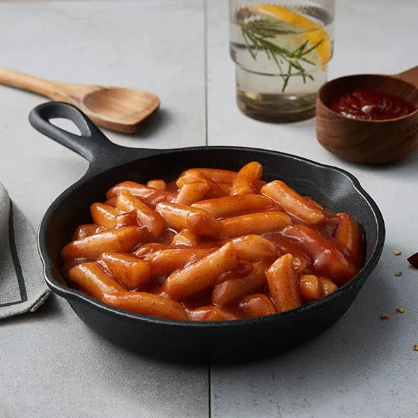 Chungjungone o'food tteokbokki con salsa all'aglio