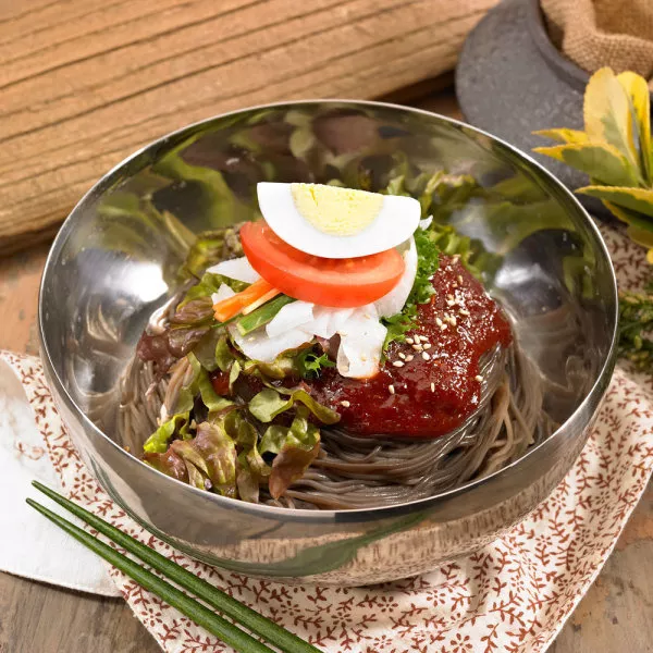 Assi brand naengmyun con salsa